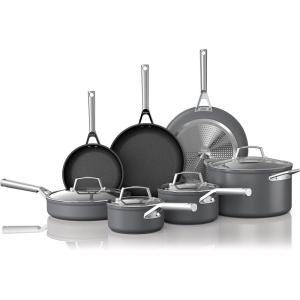 Ninja Cookware, Ninja NeverStick Professional, 16-Piece Pots and Pans Set, Non Stick Frying Pans, Kitchen Essentials, Stock Pot, Sauce Pan, Glass Lids, Saute Pan, All Stovetops, Black, C39900(12pc set)